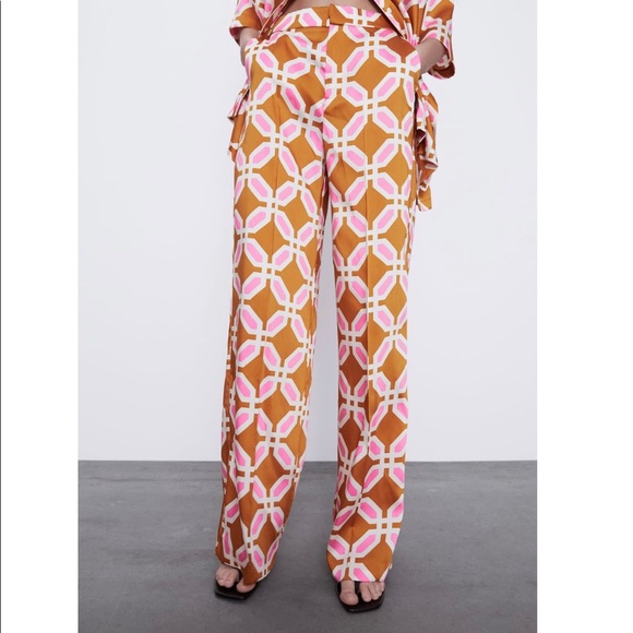 Zara Pants - NEW!HP 🥳🥳Zara Geometric Print Pajama Style Pants